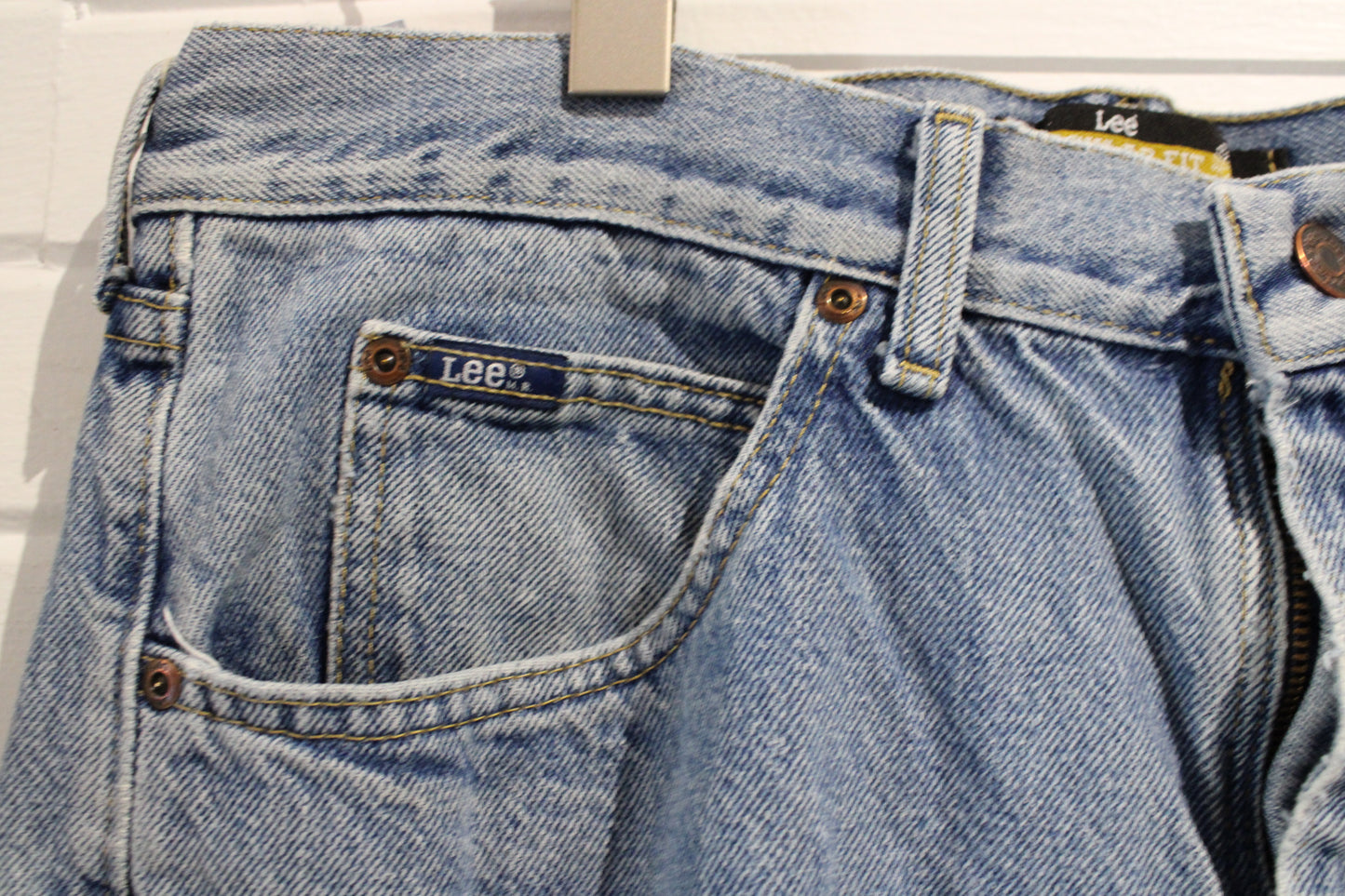 Lee Regular Fit Jeans | Vintage 1990s Straight Leg Denim Pants | Classic Light Blue Everyday Wear