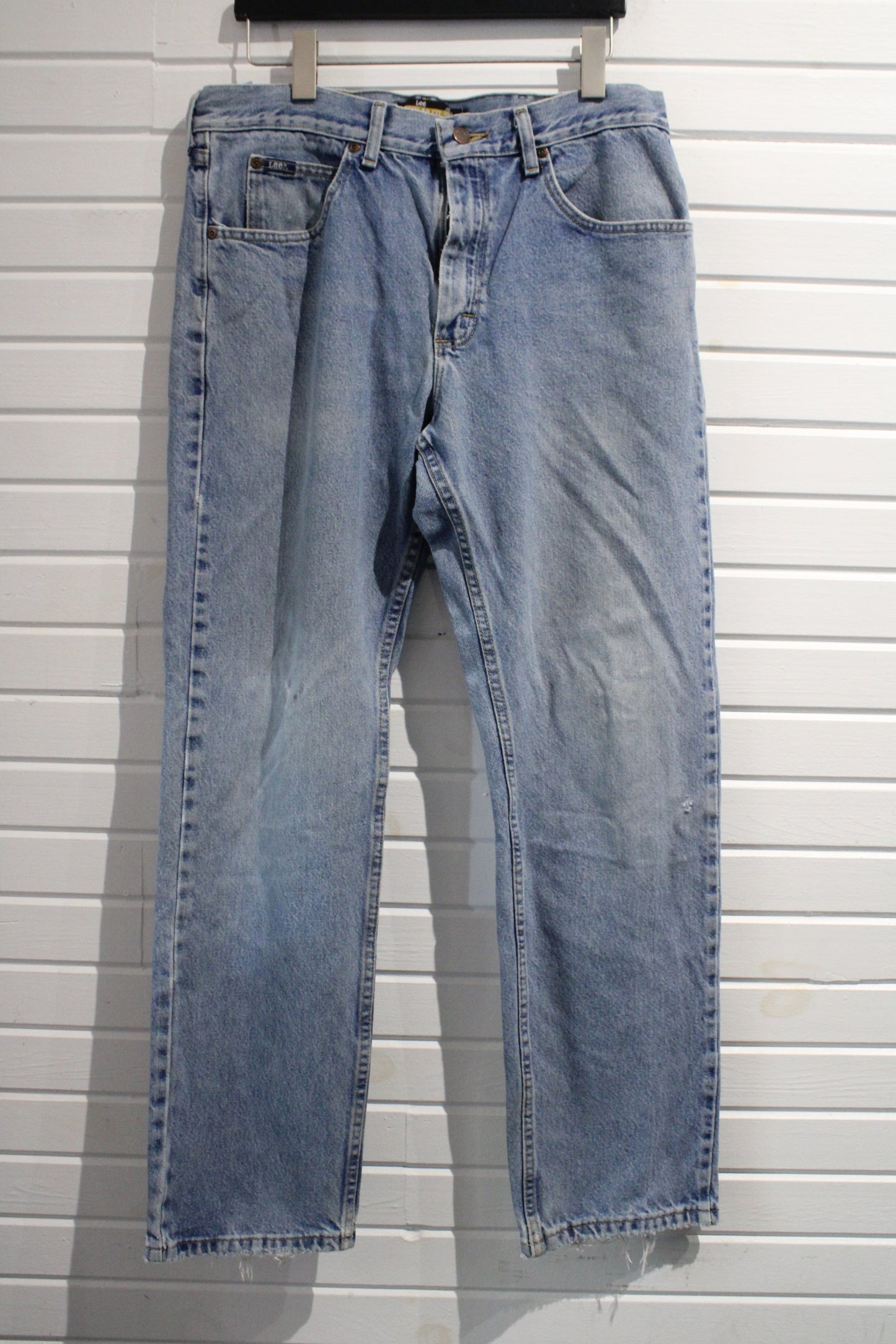 Lee Regular Fit Jeans | Vintage 1990s Straight Leg Denim Pants | Classic Light Blue Everyday Wear