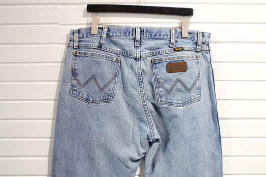 Wrangler Jeans | Vintage Regular-Fit Light-Wash Denim Pants | Classic Straight Leg Workwear | Size 36x32