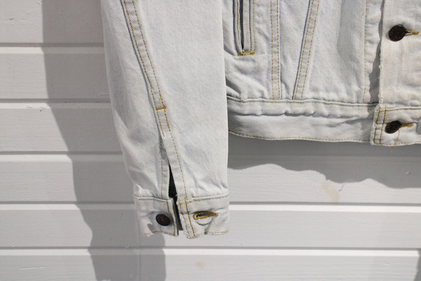 Levi's Denim Trucker Jacket | Vintage Light Wash Classic Jean Coat | Men's Street Style Outerwear