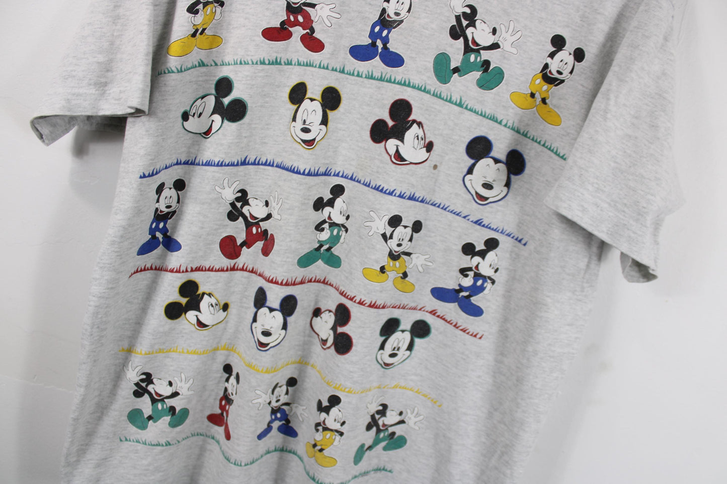 Mickey-Mouse Disney T-Shirt | Vintage '90s Cartoon Graphic Tee | Men's Size Large