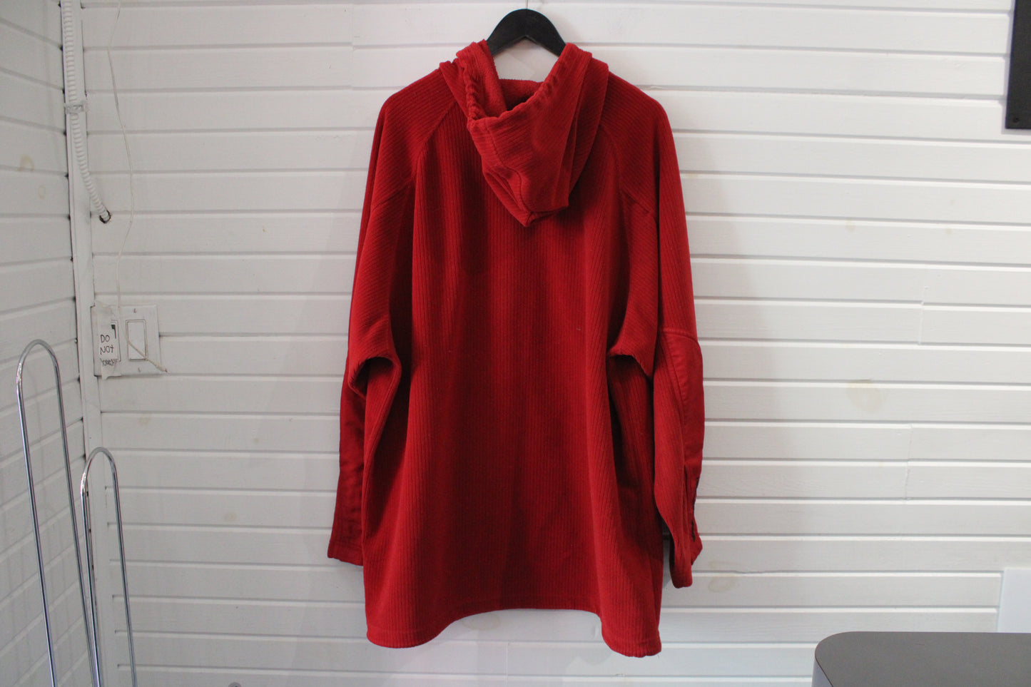 Nike-Limited-Edition Hoodie | Vintage 2000s Ribbed Pullover Sweatshirt | Bold Red Graphic Hoody