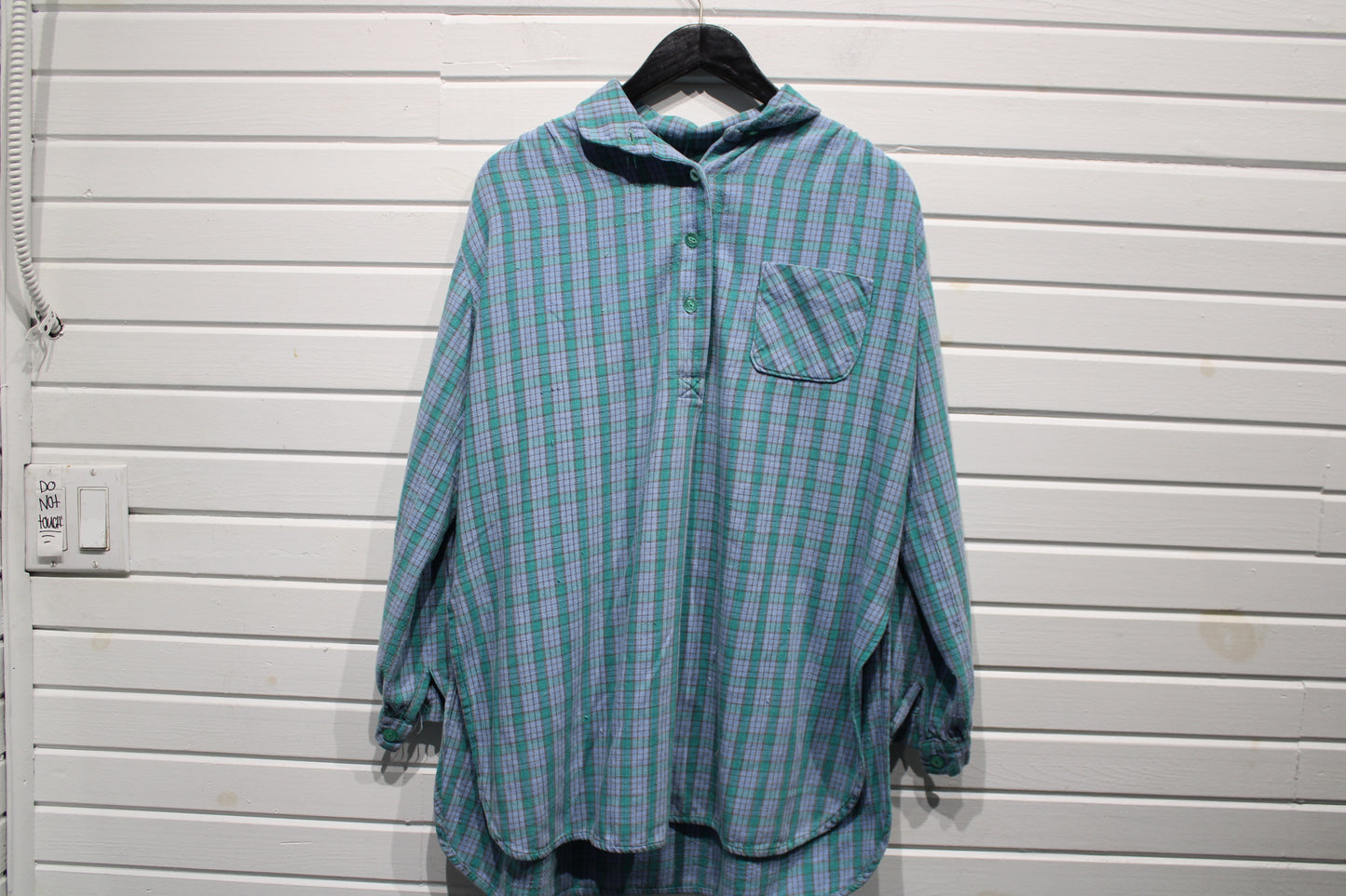 Plaid Button-Up Shirt | Vintage Soft Flannel Pullover | Classic Casual Wear