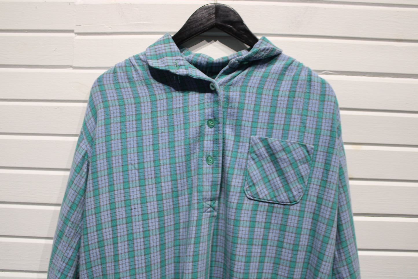 Plaid Button-Up Shirt | Vintage Soft Flannel Pullover | Classic Casual Wear
