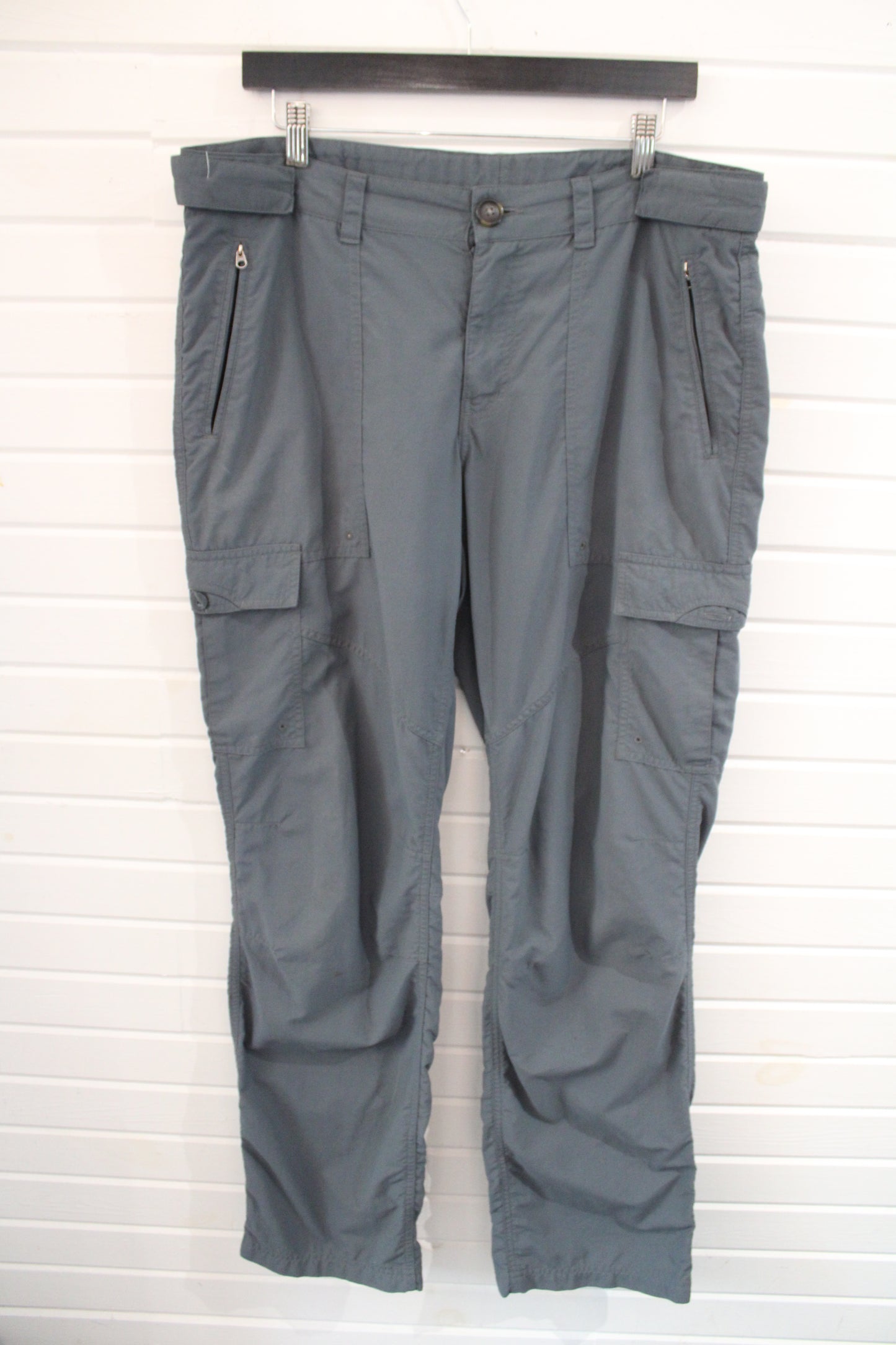 Vintage Utility Cargo Pants | Rugged Outdoor Workwear Style Trousers | Classic Functional Pockets