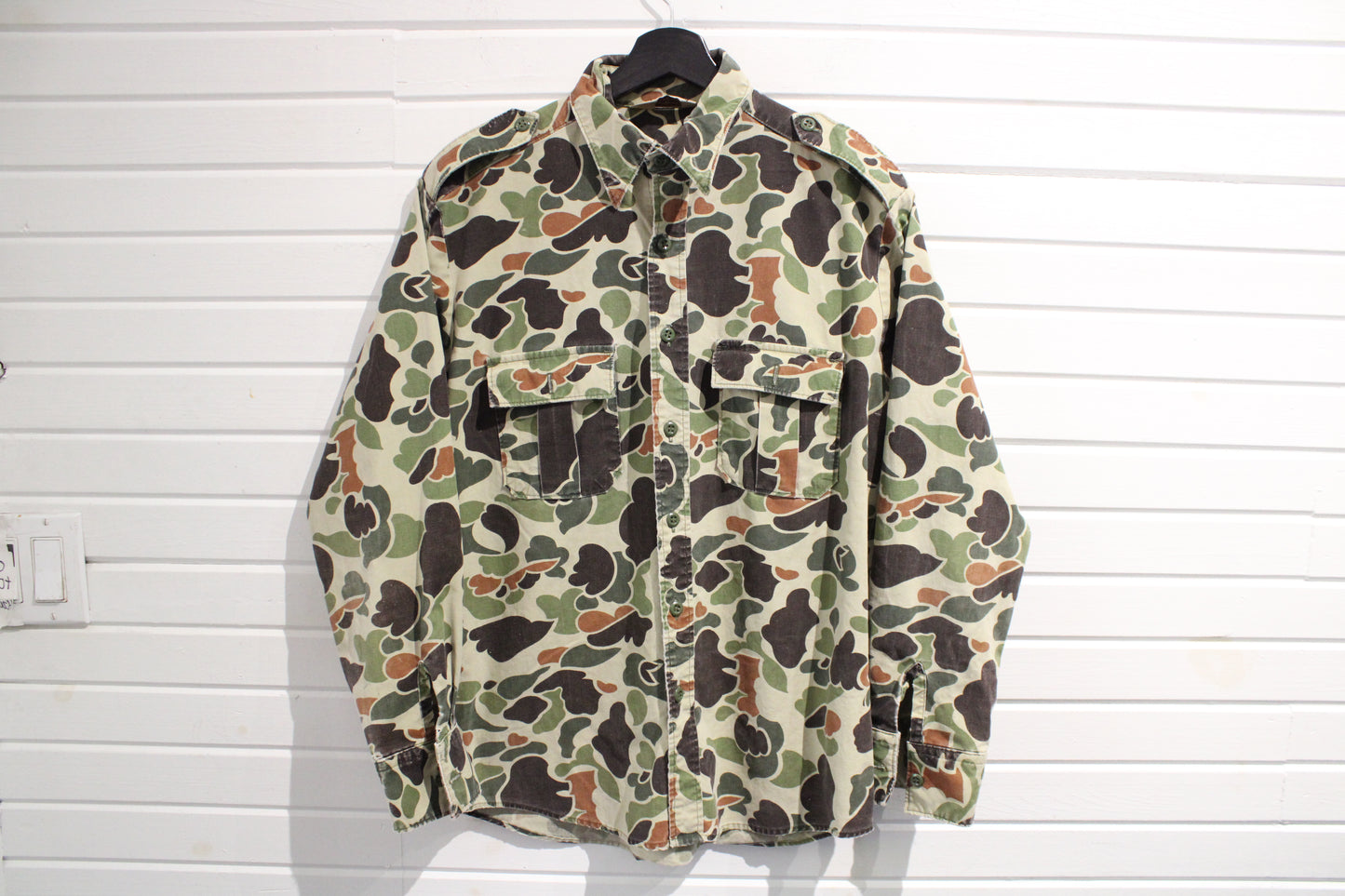 Walls Duck Camo Button-Up Shirt | Vintage 1990s Military Pattern Hunting Shirt | Outdoor Sportsman Wear