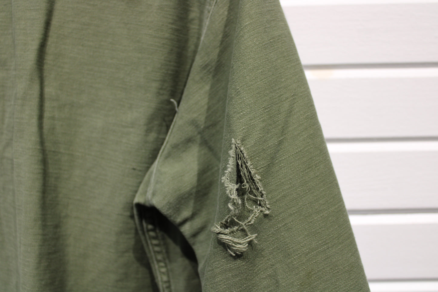 U.S-Army Utility Shirt | Vintage 1970s OG107 Fatigue Button-Up | Classic Military Field Shirt