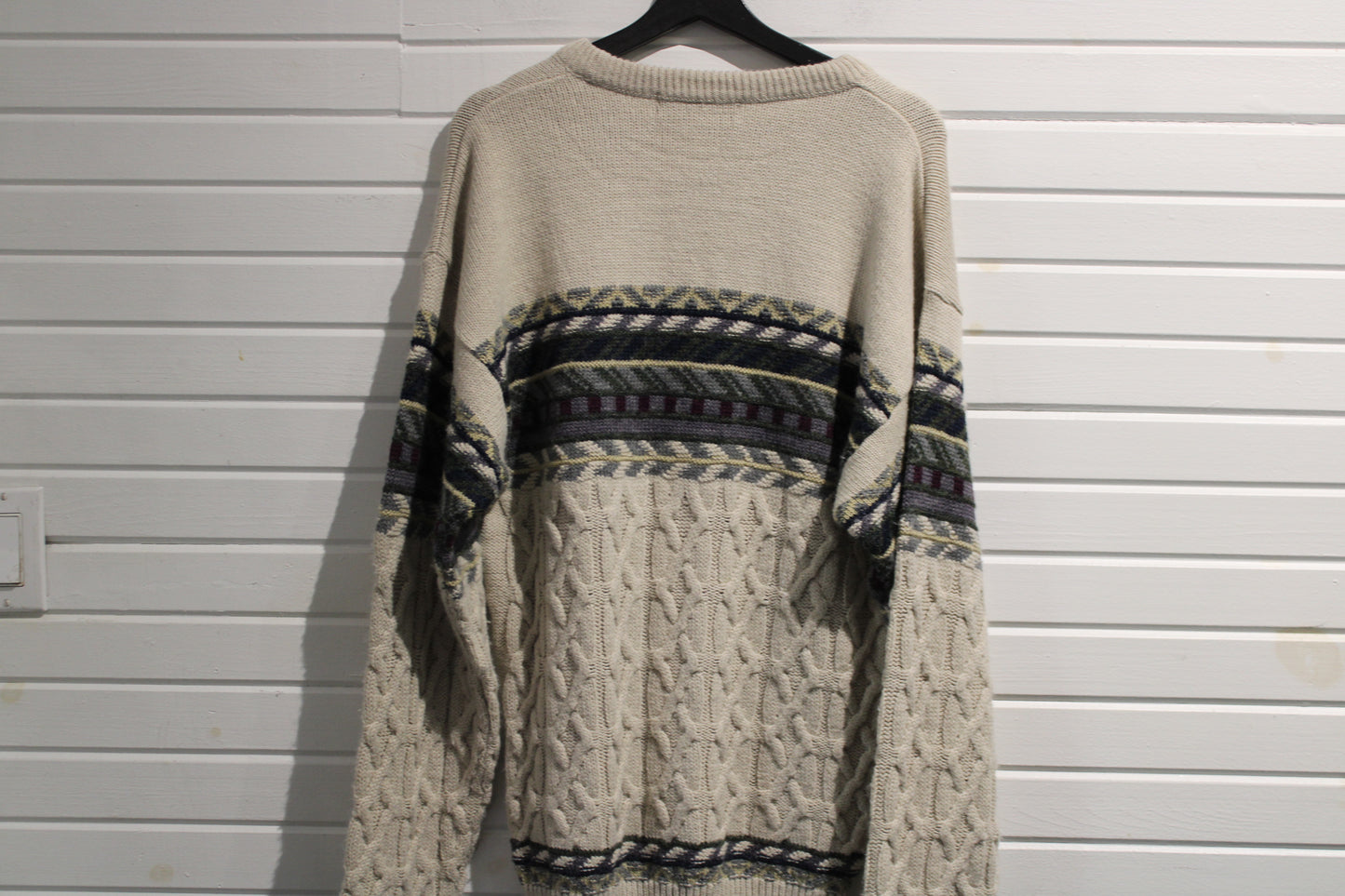 Knights-of-Round-Table Sweater | Vintage 90s Patterned Knit Crewneck | Textured Winter Pullover