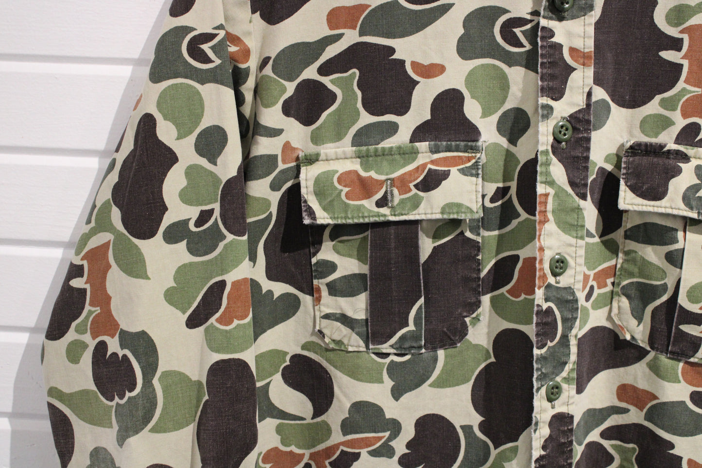 Walls Duck Camo Button-Up Shirt | Vintage 1990s Military Pattern Hunting Shirt | Outdoor Sportsman Wear
