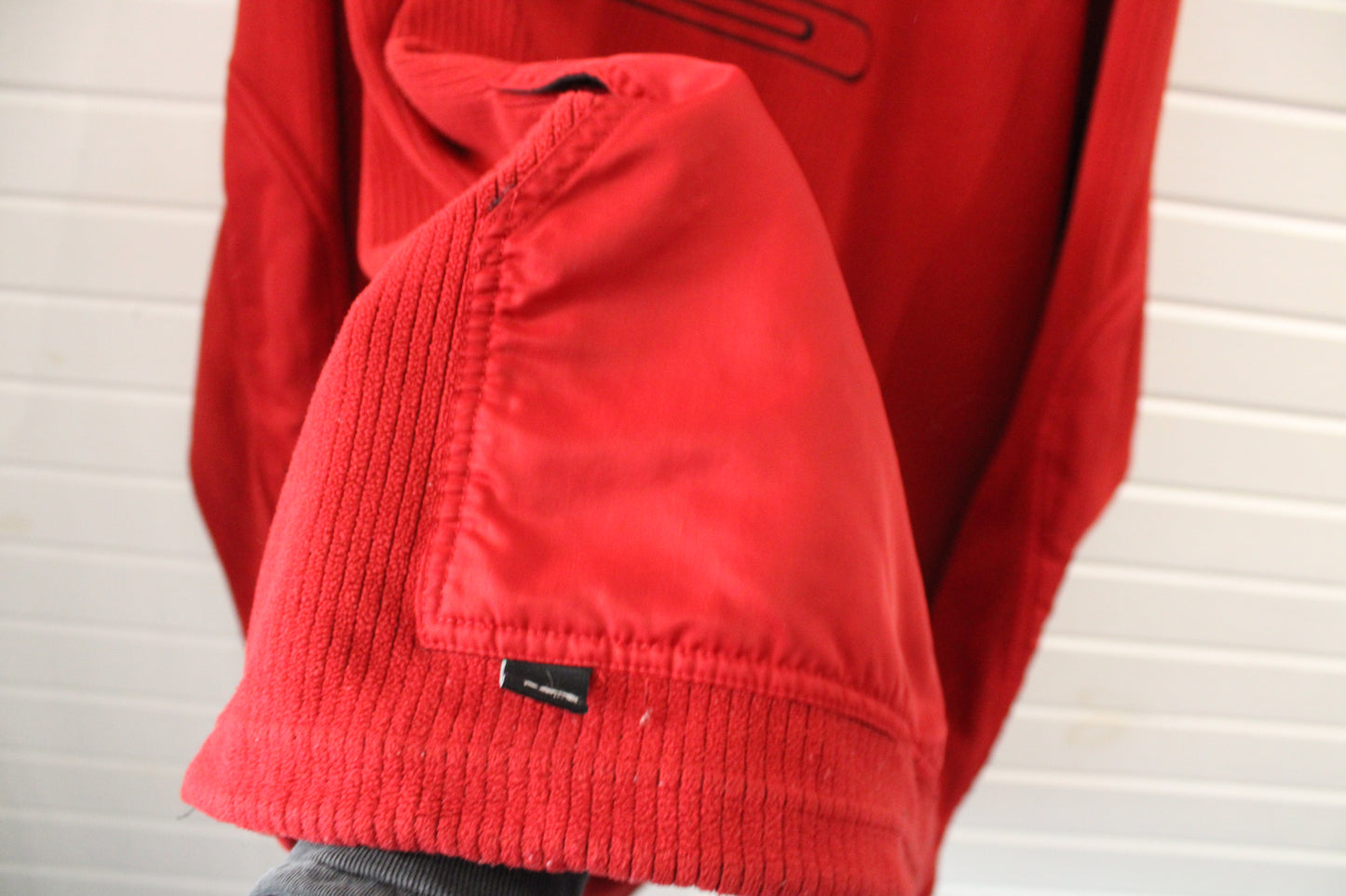 Nike-Limited-Edition Hoodie | Vintage 2000s Ribbed Pullover Sweatshirt | Bold Red Graphic Hoody