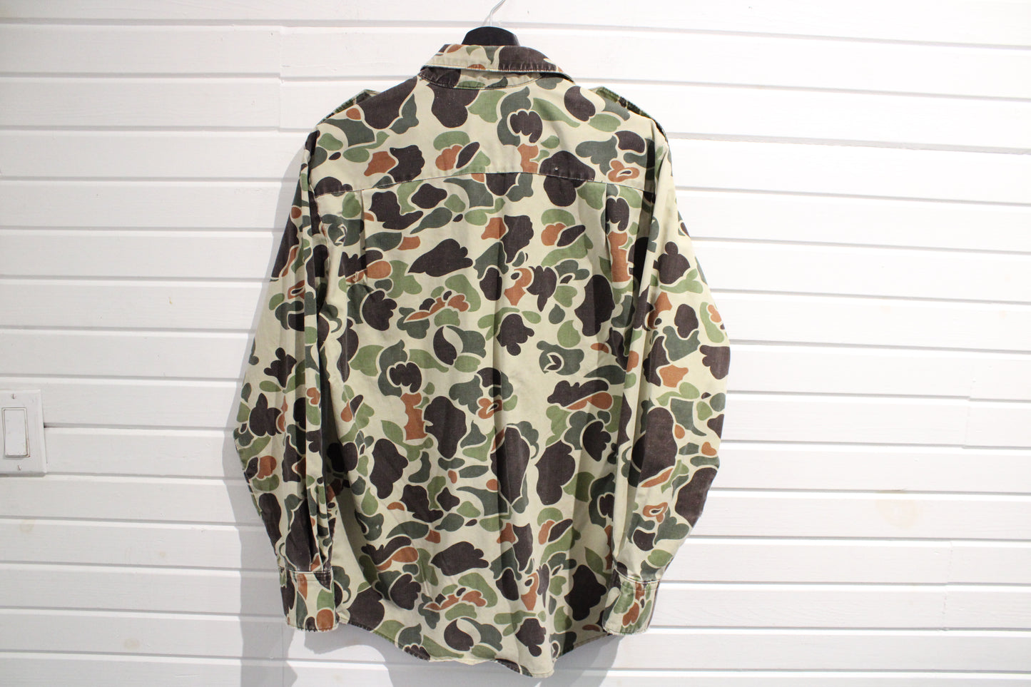 Walls Duck Camo Button-Up Shirt | Vintage 1990s Military Pattern Hunting Shirt | Outdoor Sportsman Wear