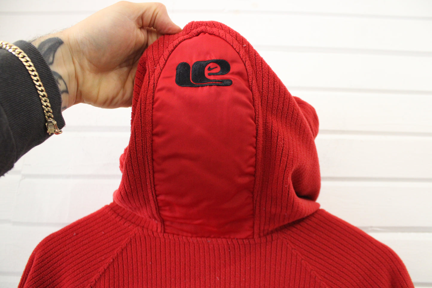 Nike-Limited-Edition Hoodie | Vintage 2000s Ribbed Pullover Sweatshirt | Bold Red Graphic Hoody